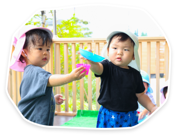 水遊びの子供